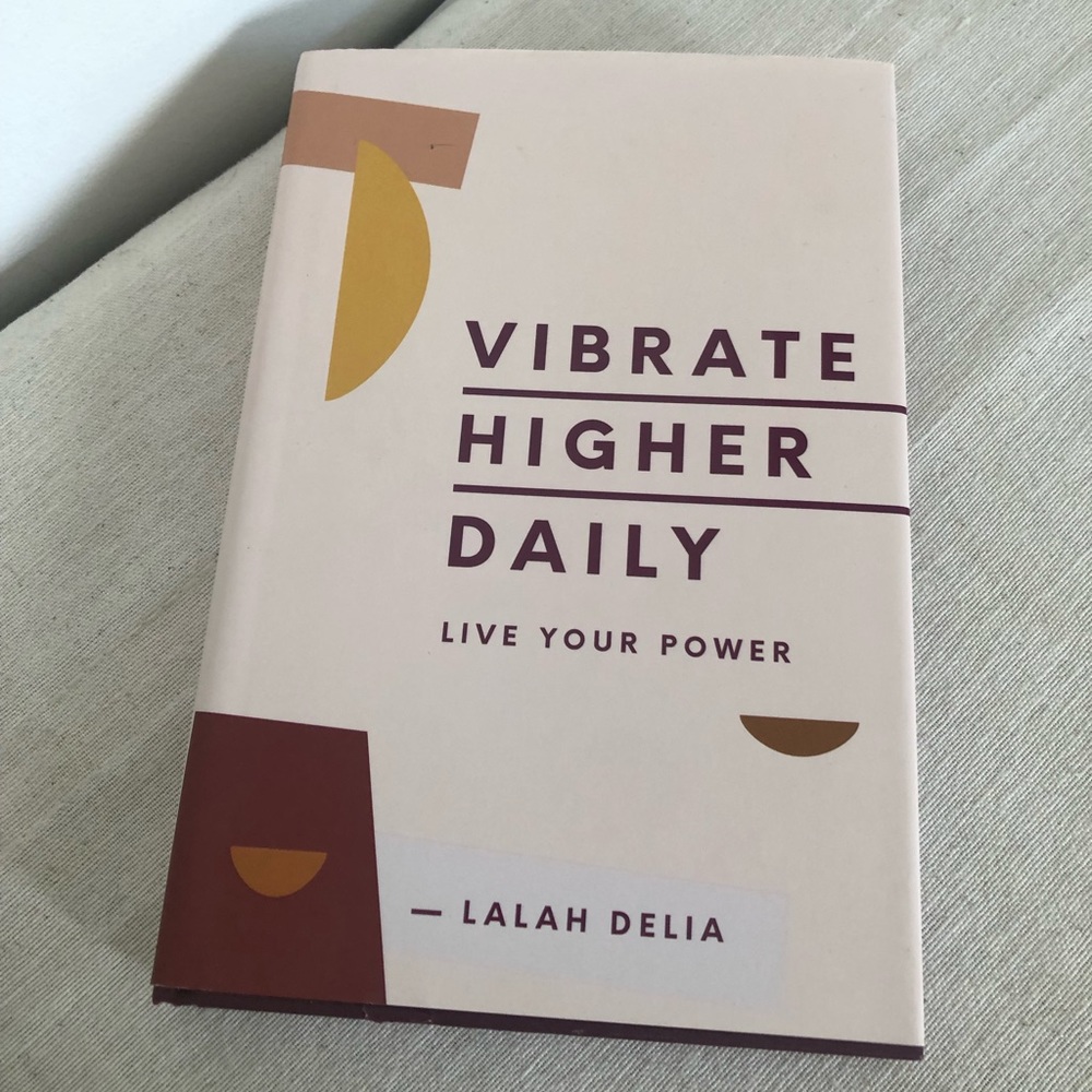 Vibrate Higher Daily book
